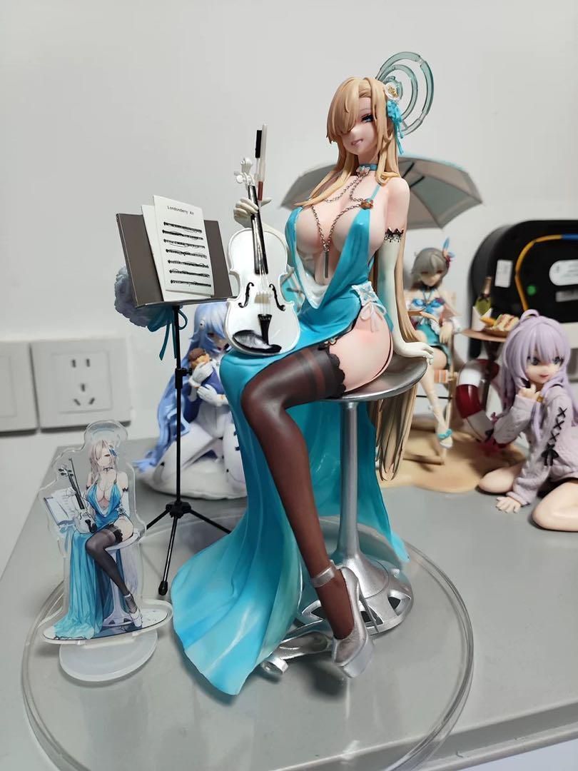 フィギュア