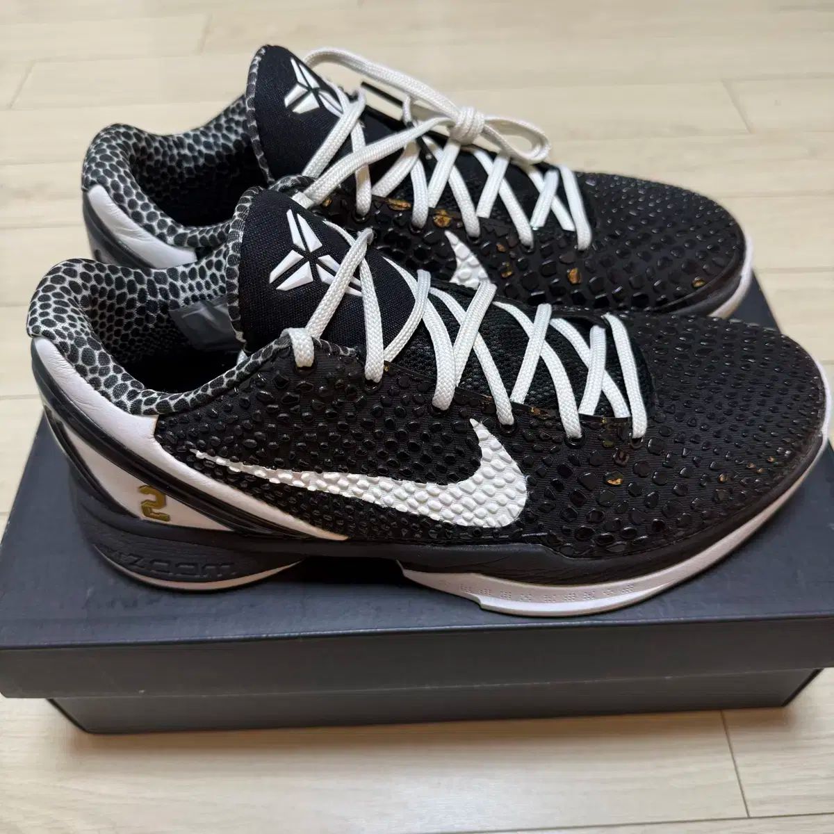 おいしい 270 S レベル コービー 6 ブラックマンバ