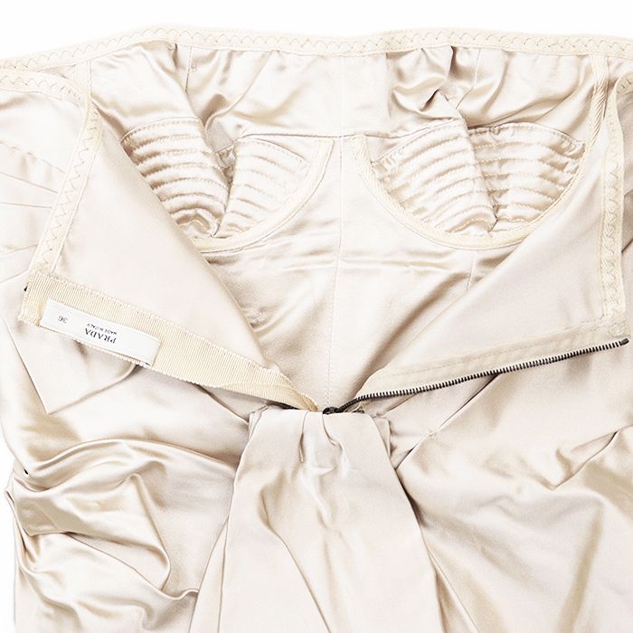 PRADA プラダ ワンピース ベアトップ シルク100% ドレープ スリムフィット シグネチャー ロゴ ジップ ストラップレス 無地 ドレス レディース サイズ 36 シャンパンゴールド イタリア製