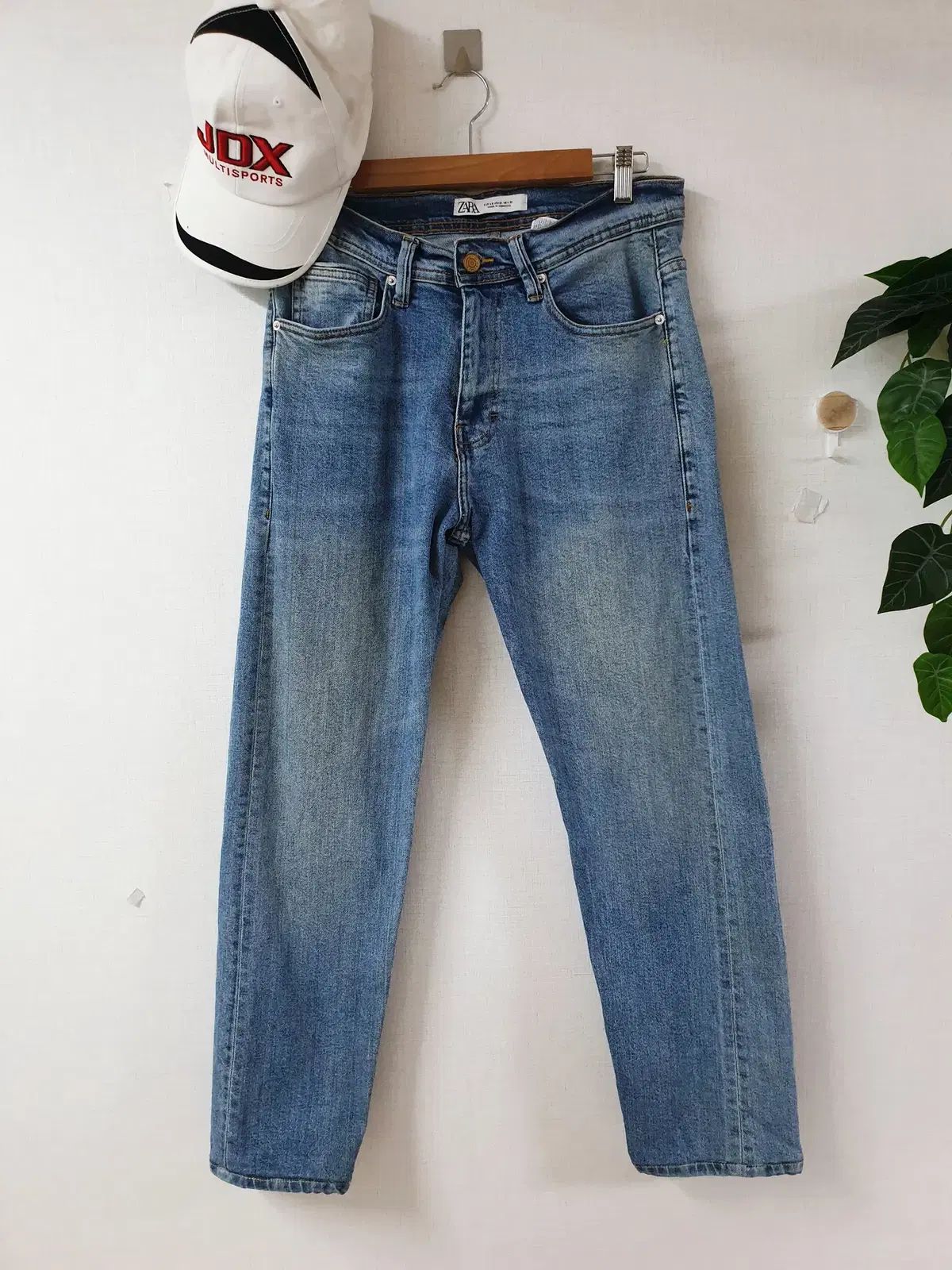 【雷市場（ポンジャン）商品韓国直送】 ZARA(ザラ) メンズデニム 31 インチ ストレート デニムパンツ 伸縮性のある