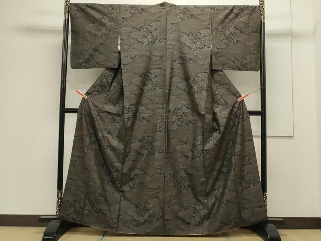 平和屋着物○本場大島紬 泥染め 雲重ね吉祥花文 やまと誂製