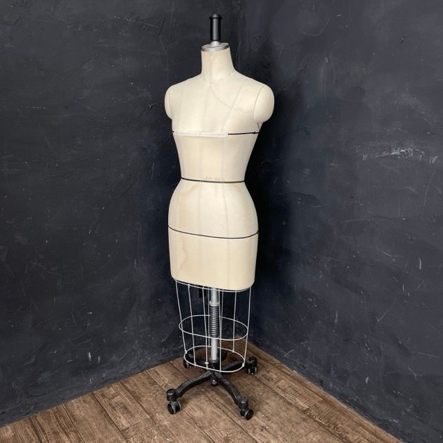 文化服装学院 2分の1ボディ マネキン トルソー 美品】文化服装学院 1