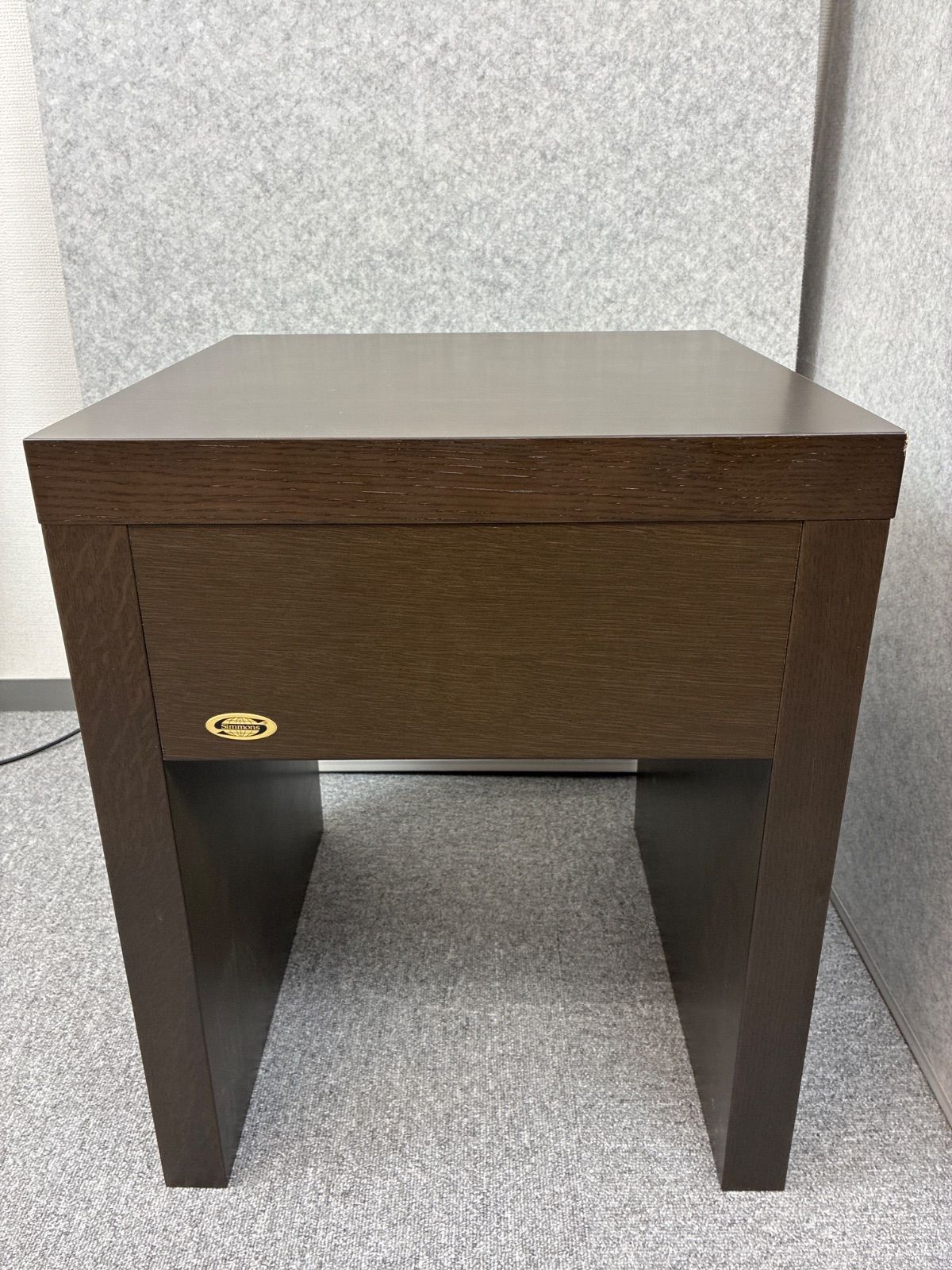 【展示品】◯SIMMONS シモンズ ナイトテーブル KA08070111 展示品】◯SIMMONS シモンズ ナイトテーブル KA08070111 - メルカリ