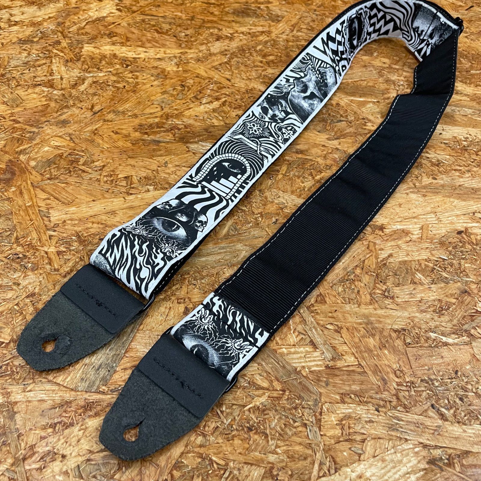 JIM DUNLOP ジムダンロップ ILD04 ILOVEDUST Strap Skulls ギターストラップ GUITAR BASS ベース エレキ アコースティック アコギ フォーク スカル 白 黒