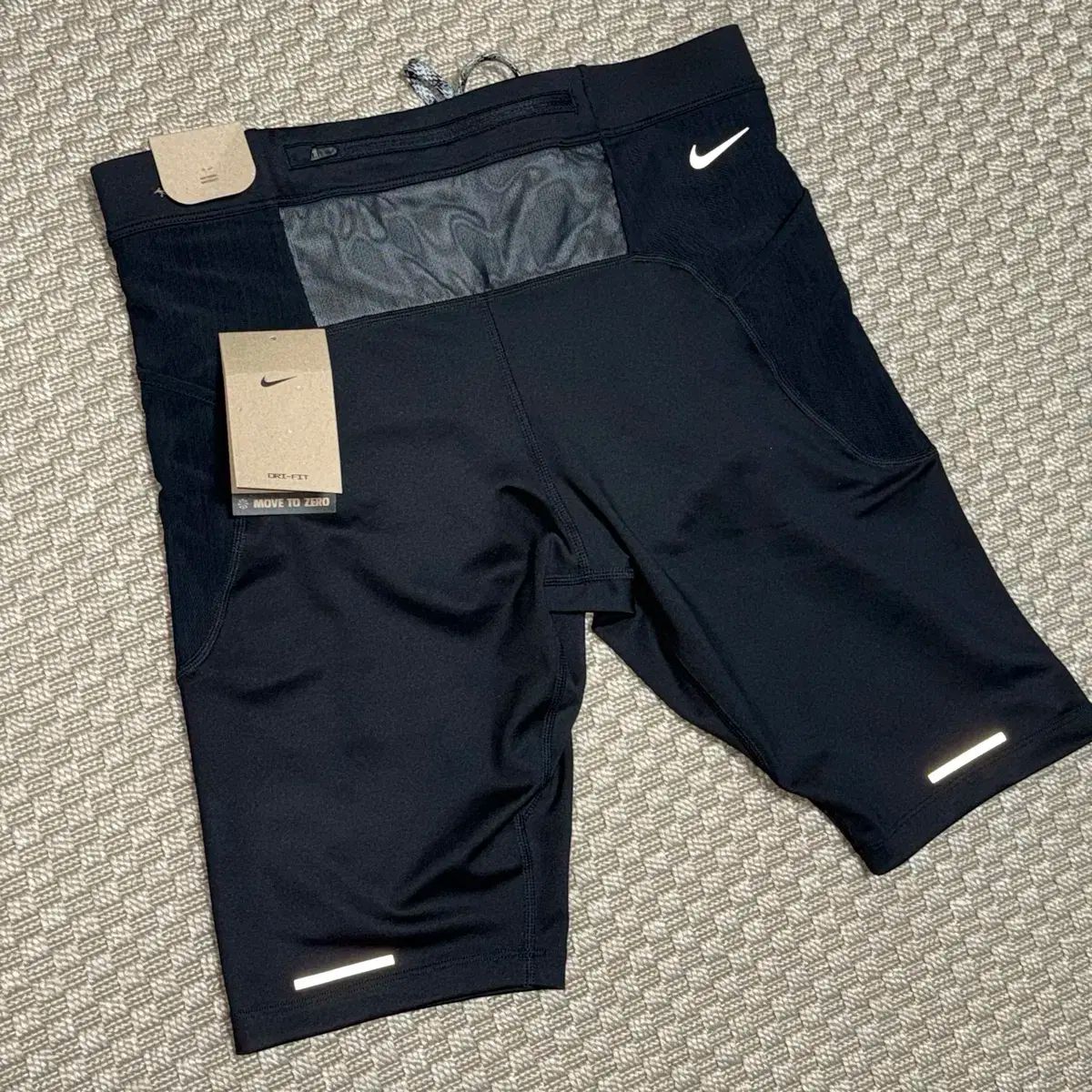 NIKE ナイキ