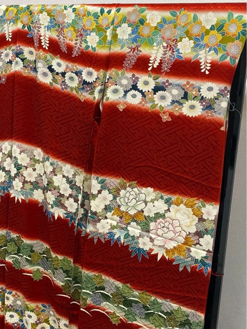 振袖 仮絵羽 京友禅 横段 金駒 紋意匠 正絹 未仕立て品 八掛付き