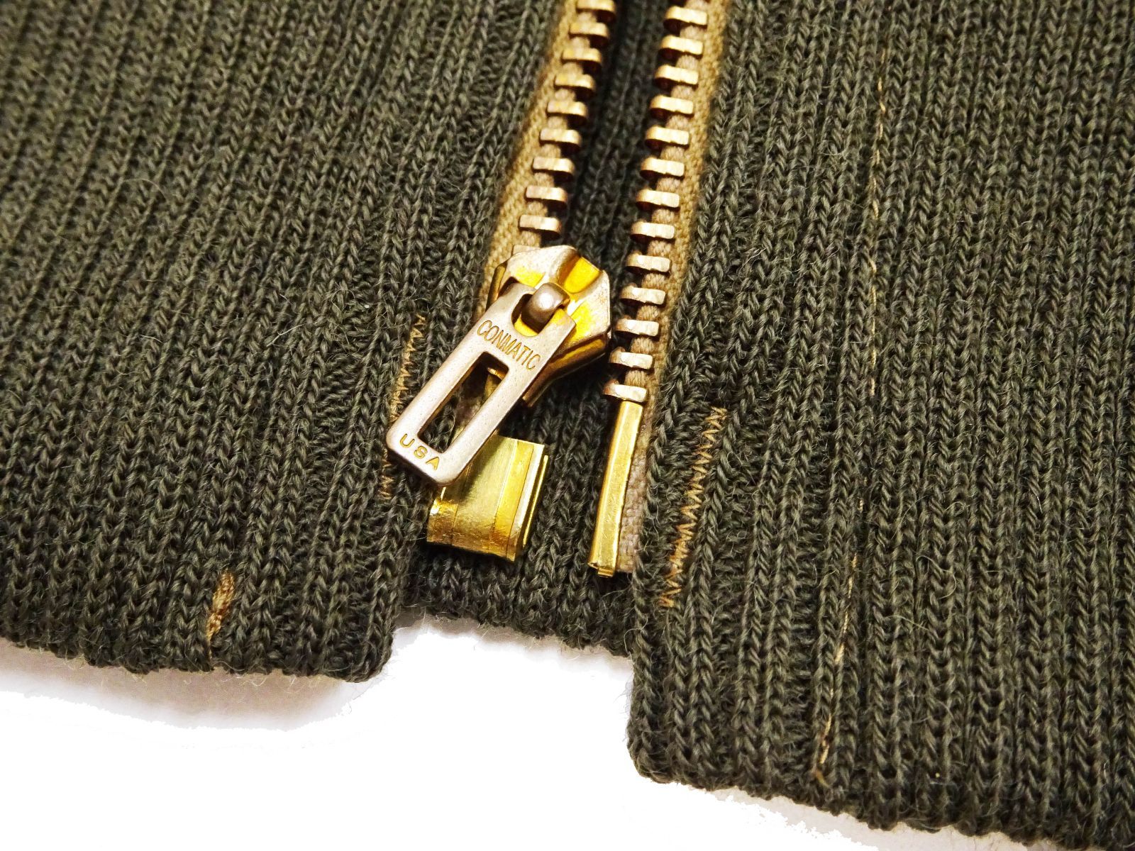 ジップアップセーター