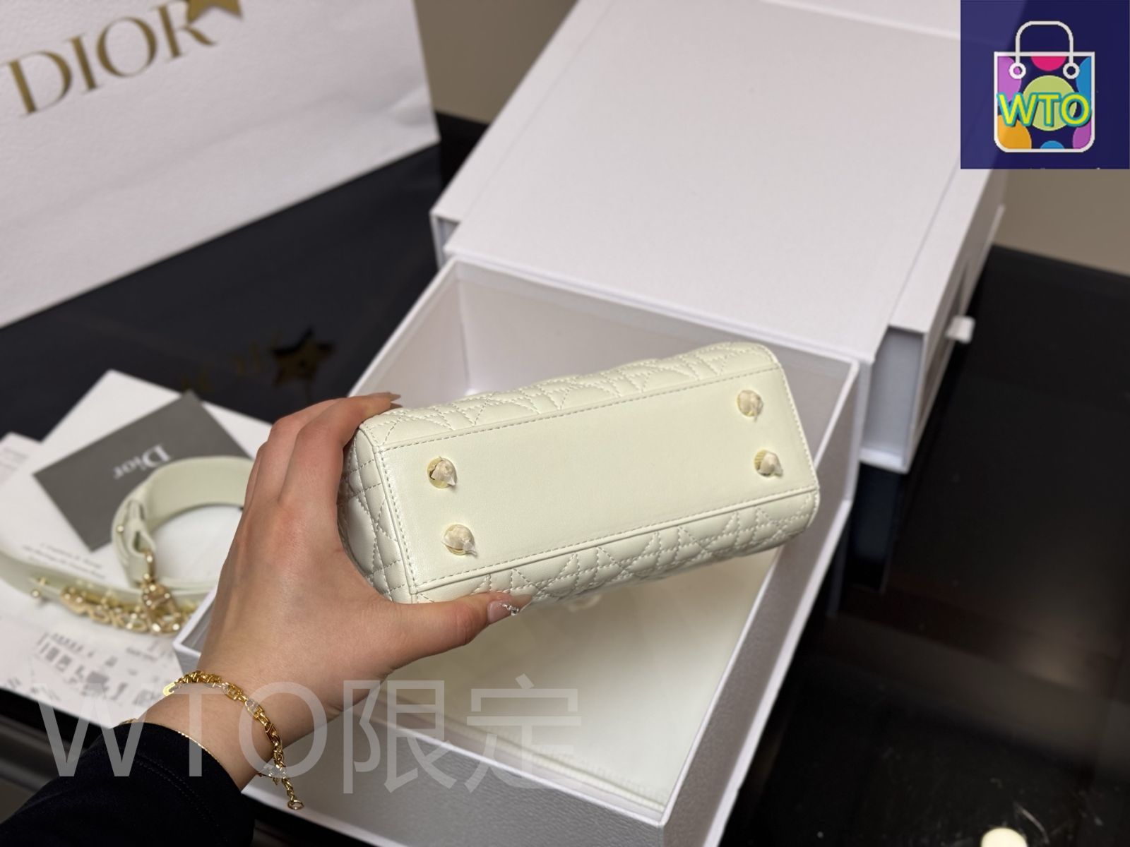 超美品 LADY DIOR レディーディオール~~ DIOR】永遠のアイコン「レディ ディオール」最新作ができるまで