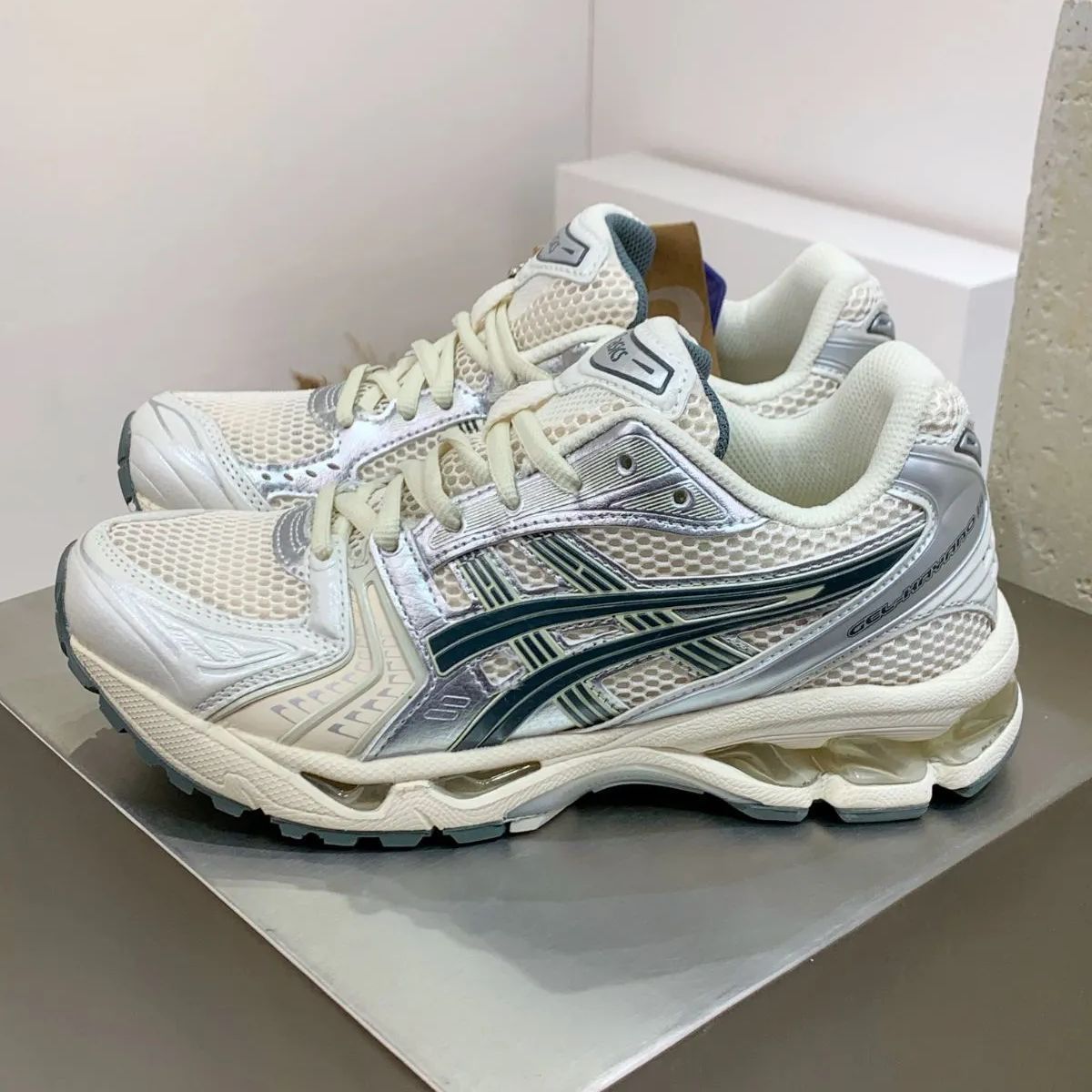 正規品 ASICS Gel-Kayano 14 Y2K 