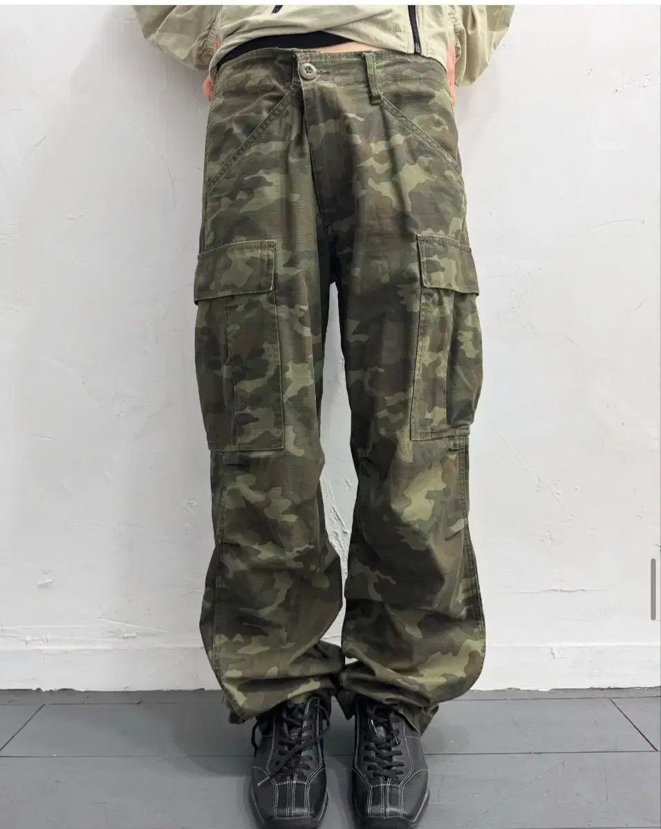 back number camo cargo pants