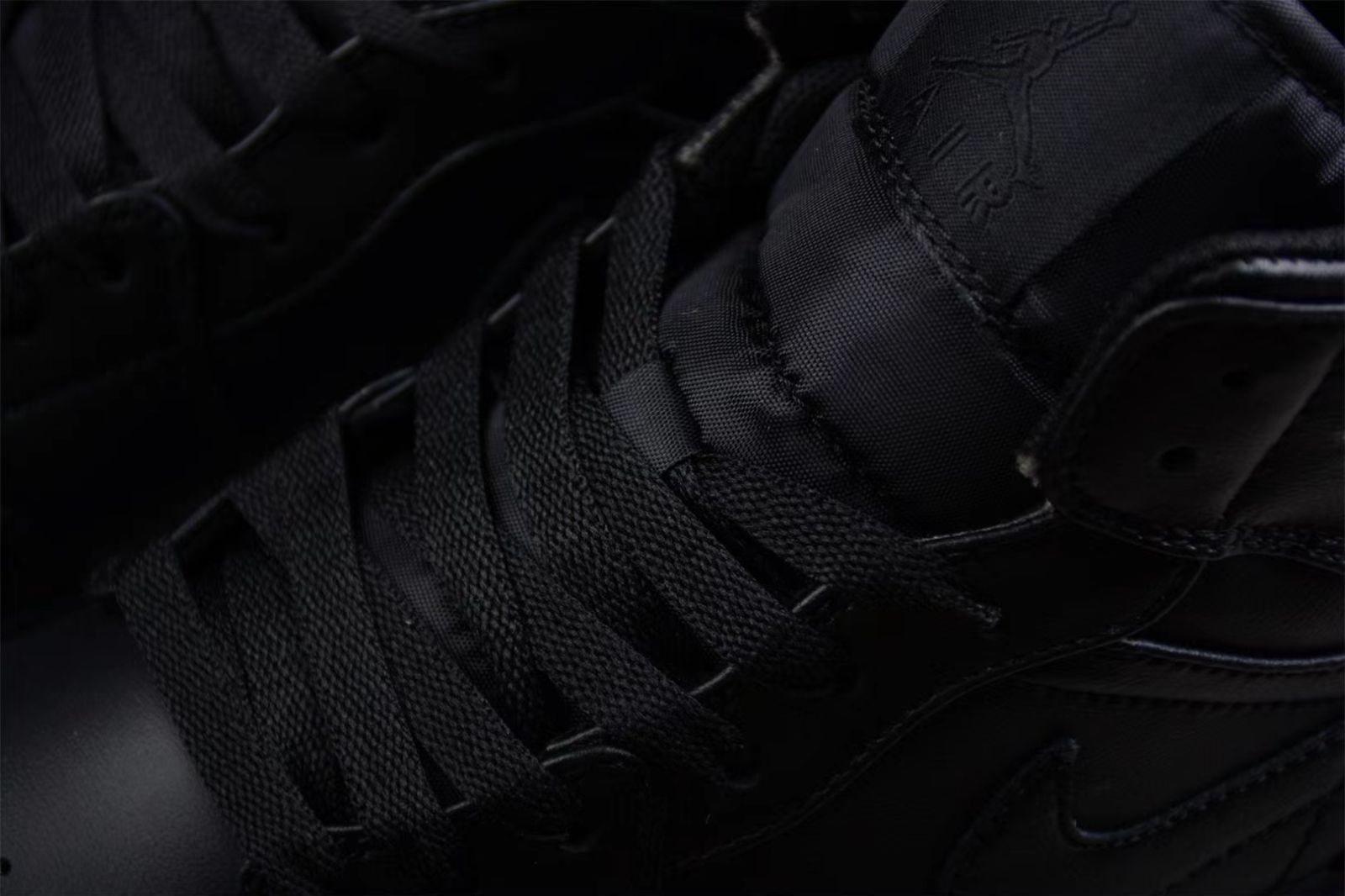 NIKE Air Jordan 1 エアジョーダン mid triple black