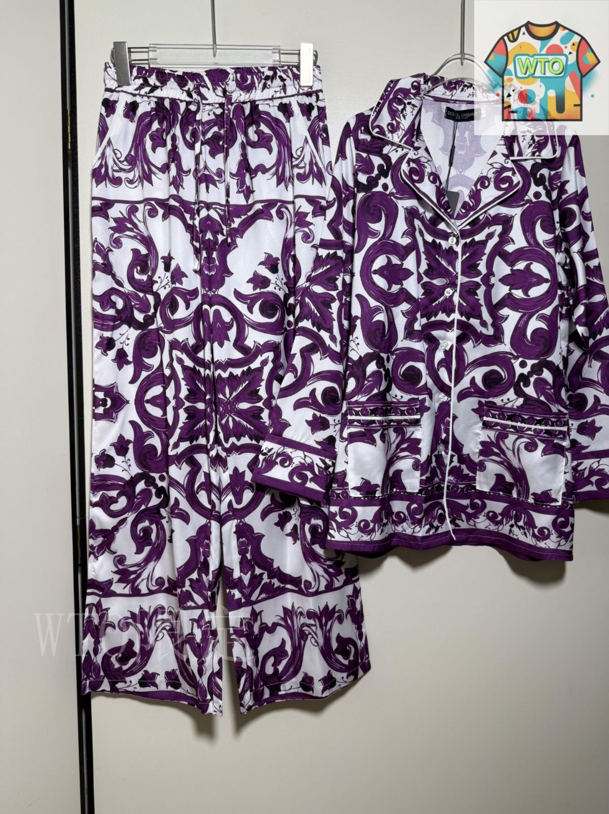 ⭐️DOLCE&GABBANAコレクションライン⭐️ カラフル模様 タイムセール 今日WTO】Dolce&Gabbana Purple Porcelain - like Flower Print
