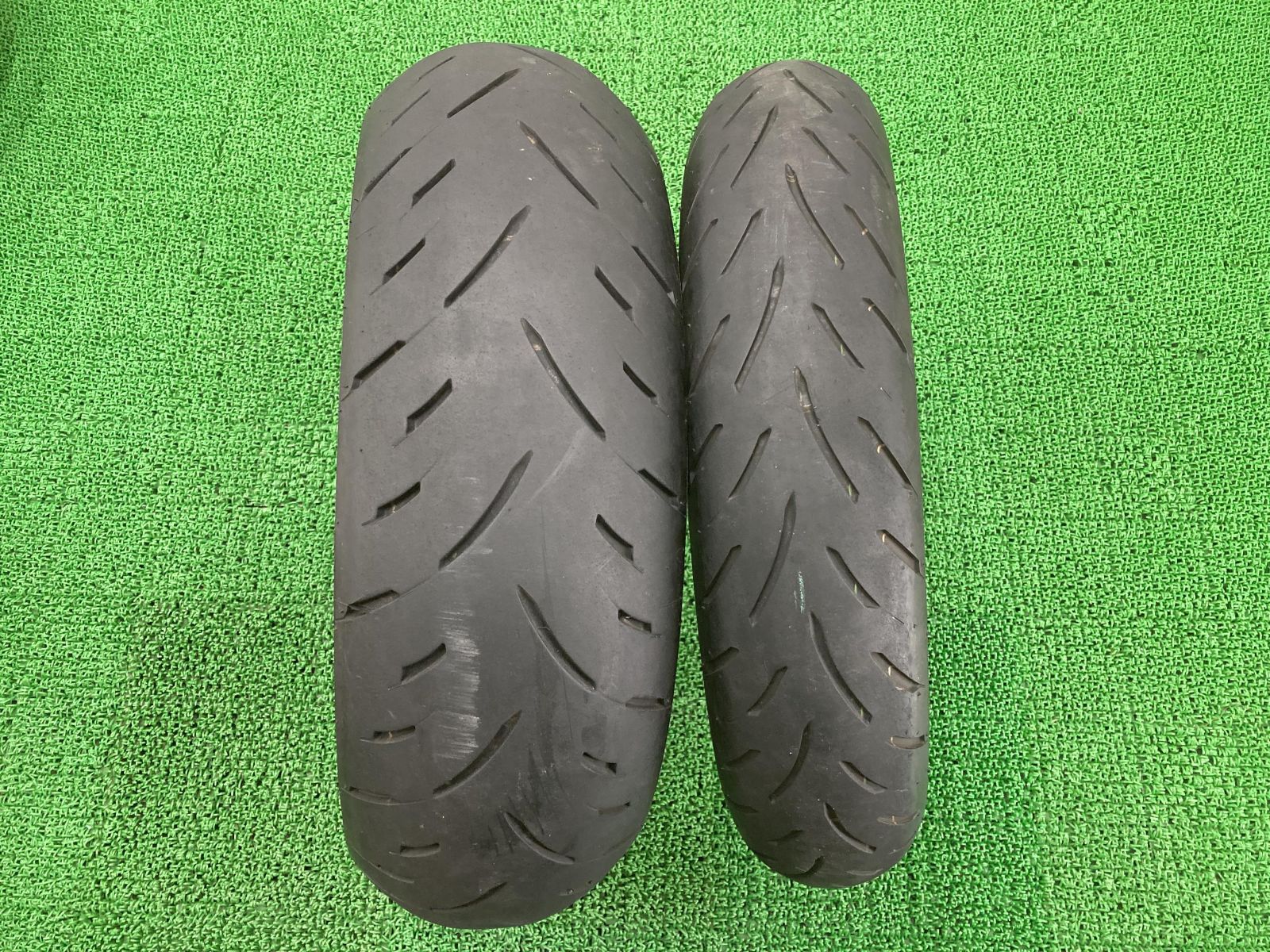 ダンロップ製Z900RS タイヤ 前後 社外 中古 バイク 部品