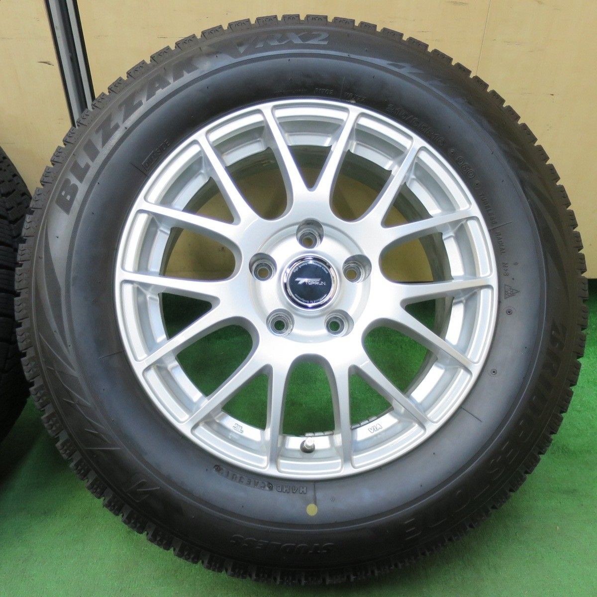 ブリヂストンVRX2 215/65R16 2021年製 バリ溝2本セット
