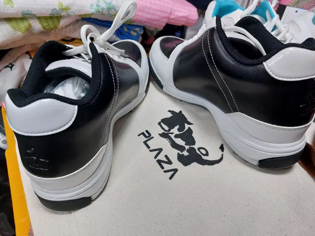 ゴルフシューズ