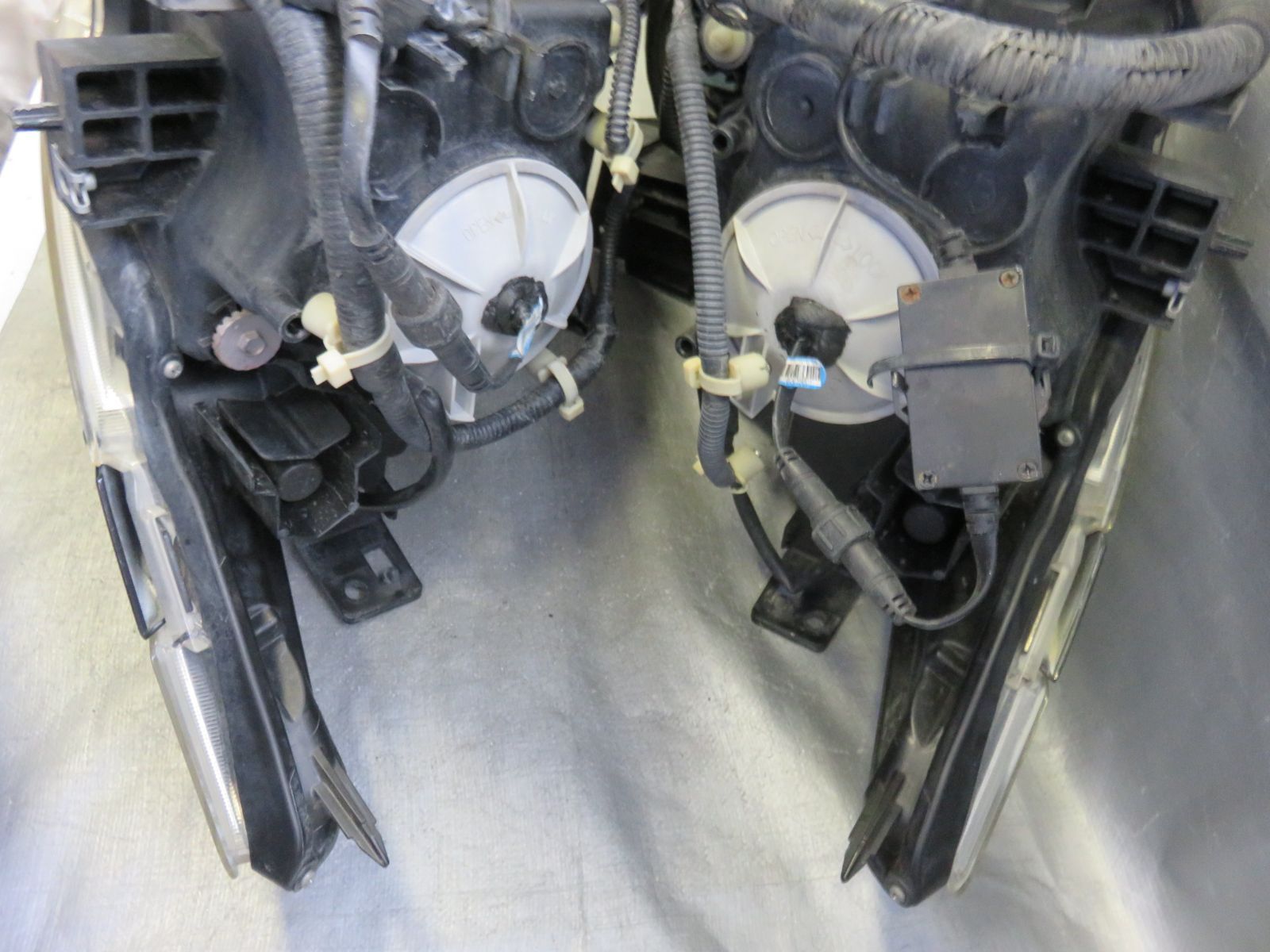 運転席側 助手席側