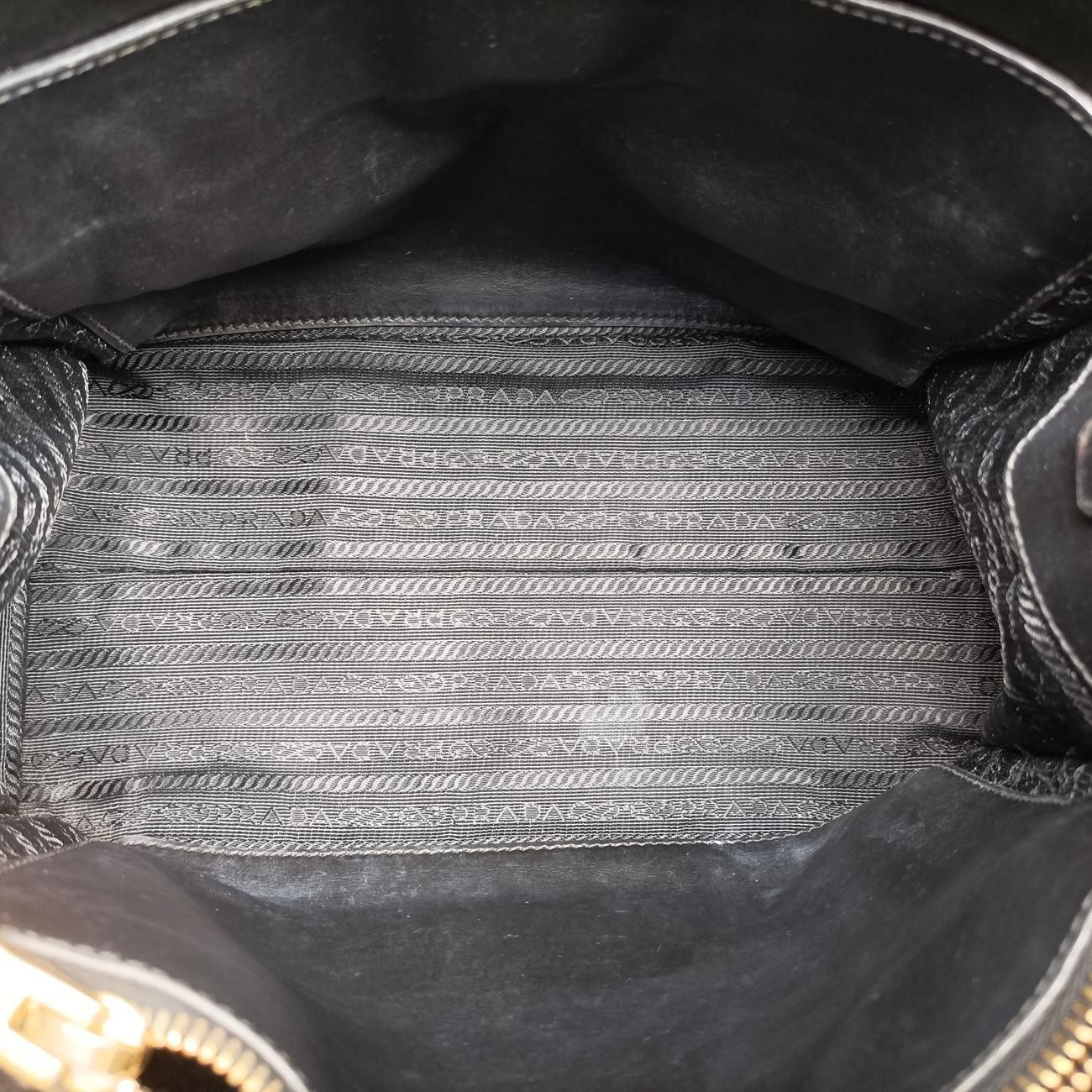 プラダPradaパラディグムブラックサフィアーノレザー1BA1037