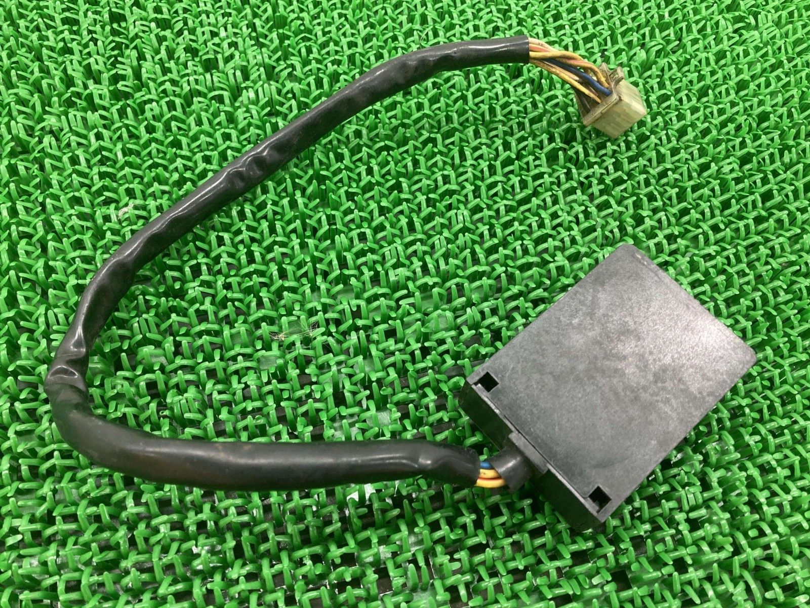 VT700C イグナイター ホンダ 純正 中古 バイク 部品 RC19 CDI スパークユニット シャドウ700 機能的問題なし 車検 Genuine Bq VT700C イグナイター ホンダ 純正 中古 バイク 部品 RC19 CDI スパーク
