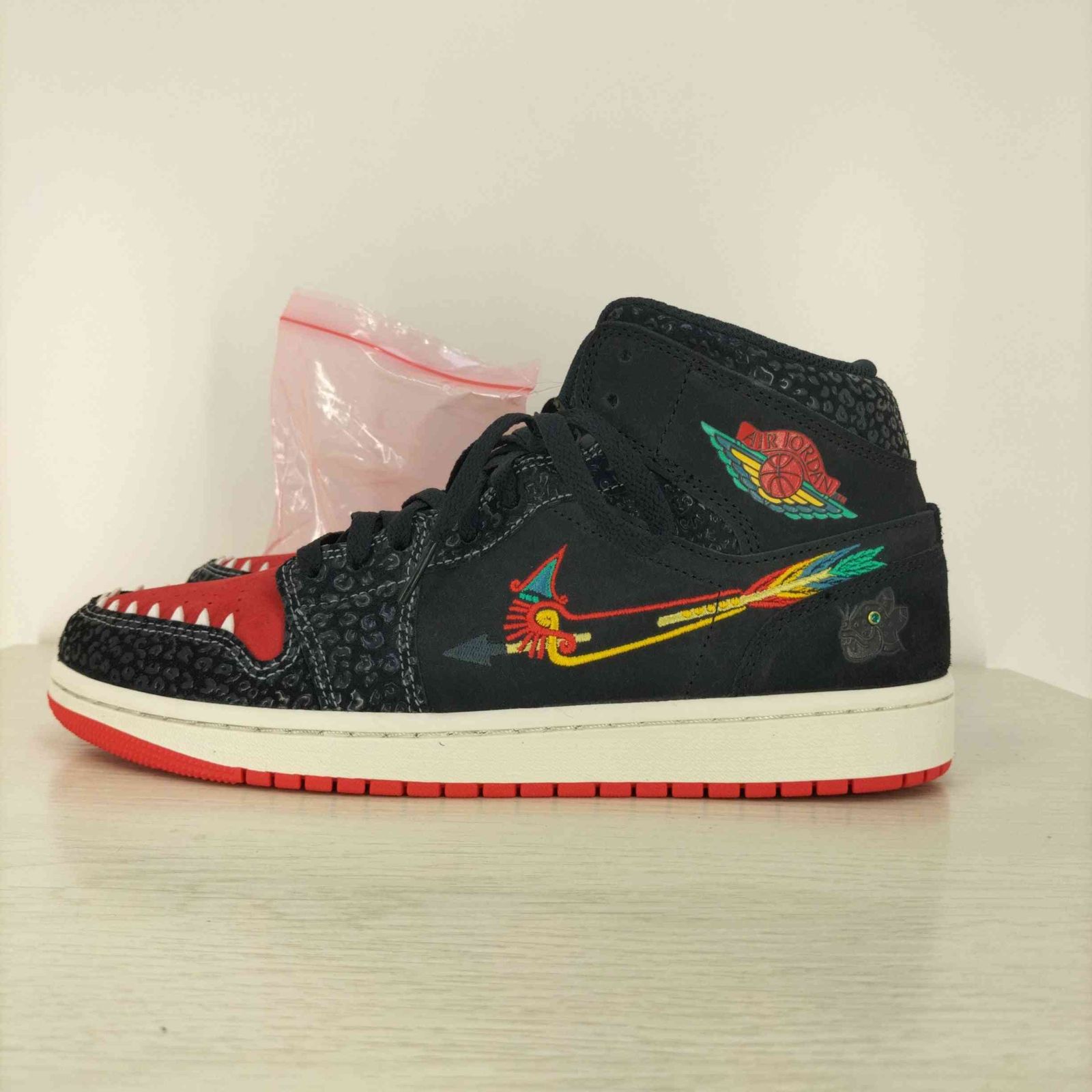 ジョーダンブランド JORDAN BRAND Nike Air Jordan 1 Mid Siempre Familia メンズ JPN：27.5 -  メルカリ