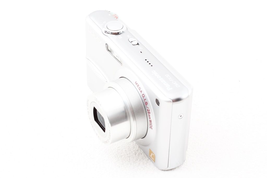カメラ 美品 Panasonic パナソニック LUMIX DMC-FX30 コンデジ