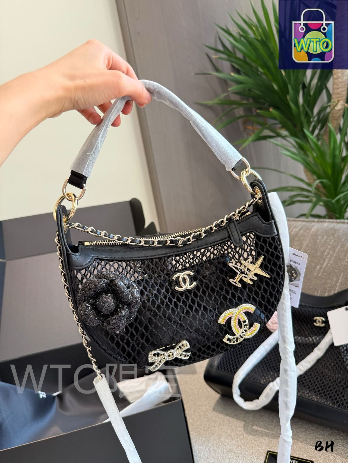 クラッチとして持っても◎カードスロット有り CHANEL ポーチ クラッチとして持っても◎カードスロット有り CHANEL ポーチ