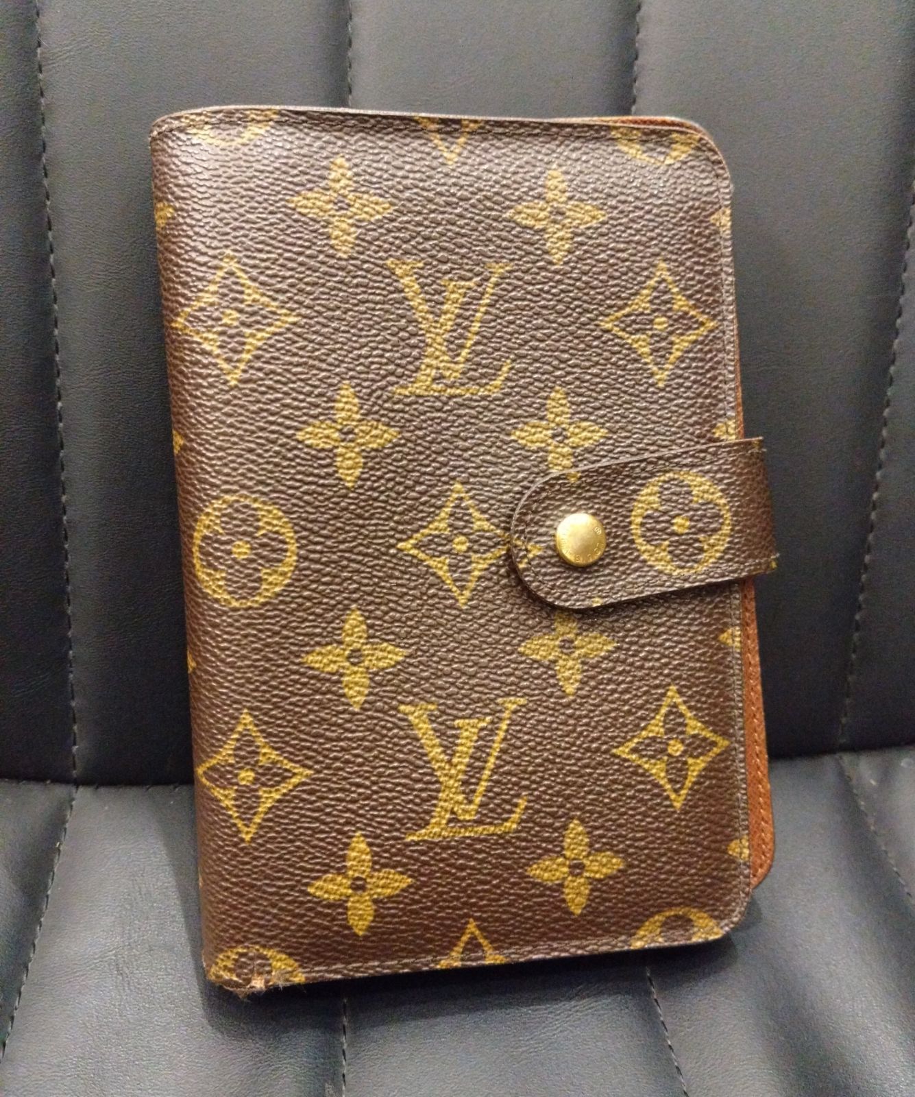 NA04660 大人気 LOUIS VUITTON ルイヴィトン モノグラム ポルトパピエジップ 二つ折り財布 パスケース付き M61207