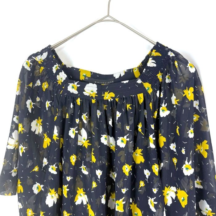 花柄シアーブラウス
