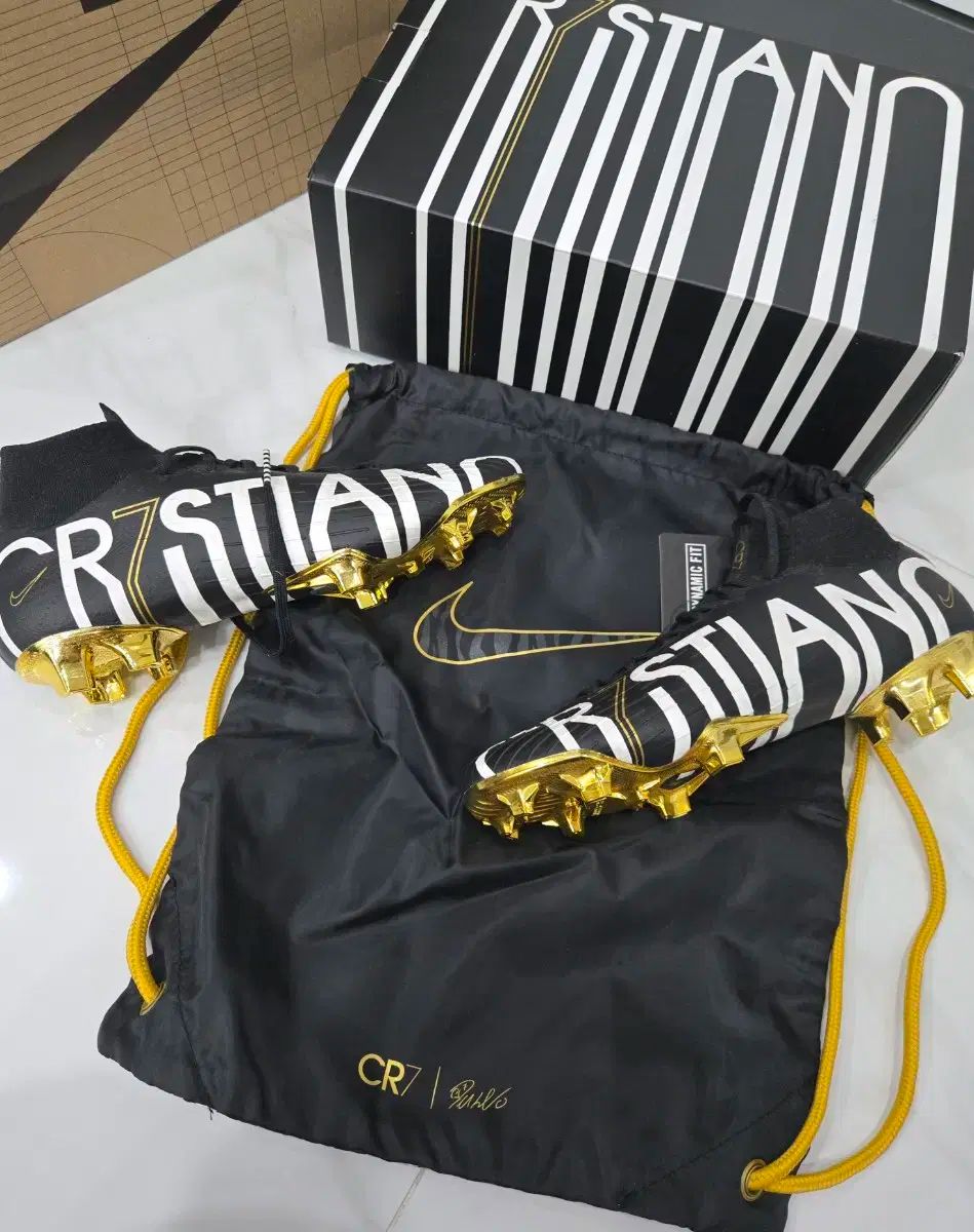 Mizuno フットサルシューズ プロフェッショナルモデル イエロー