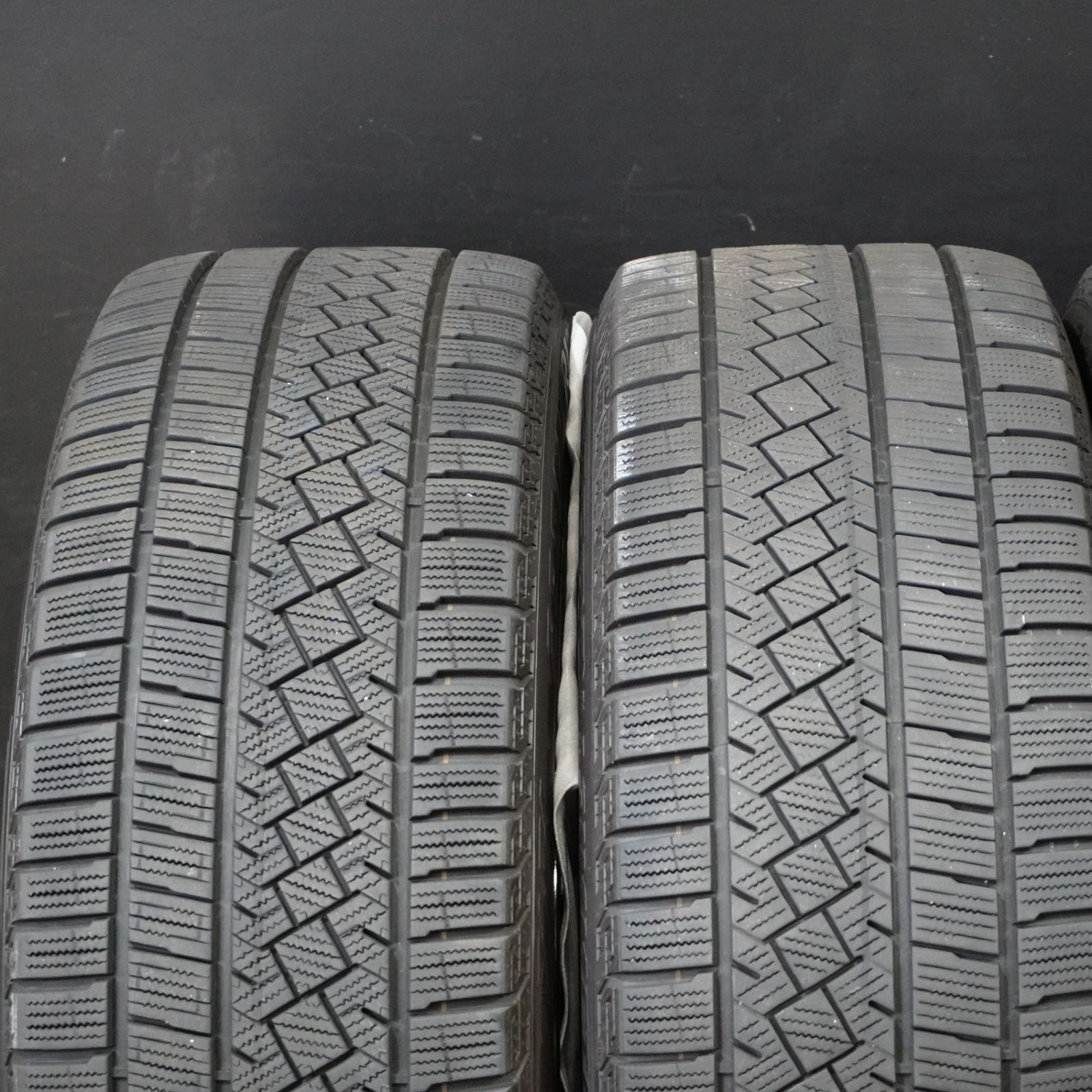 ピレリ アイスゼロアシンメトリコ