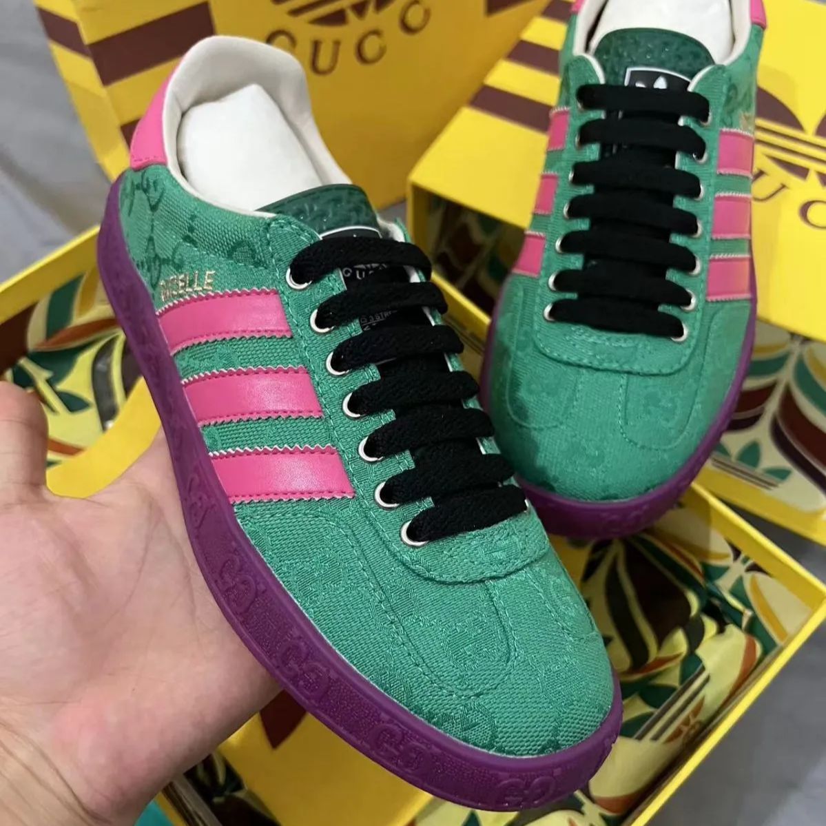 🔥🔥🔥人気の新製品🔥🔥🔥adidas x GUCCIグッチ連名クラシックローカットカジュアルシューズ男女同型赤緑（並行輸入） - メルカリ