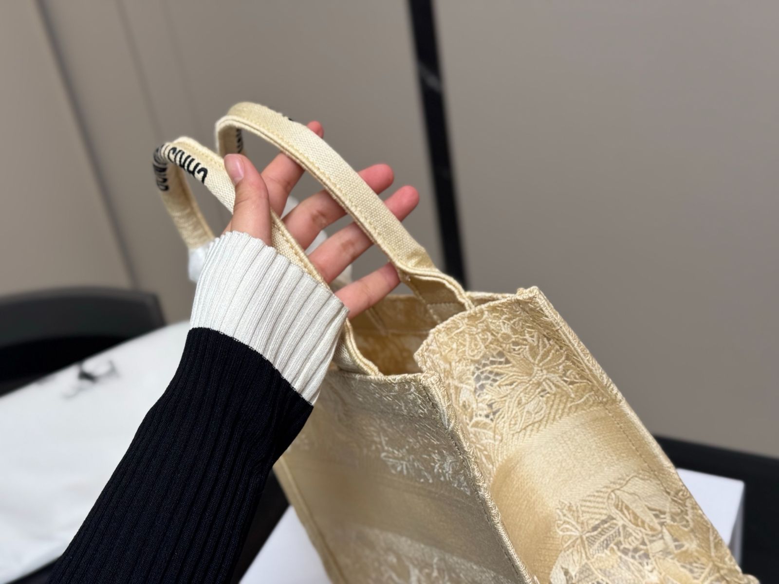 今日特価】Dior Book Tote Small・ディオール ブックトート