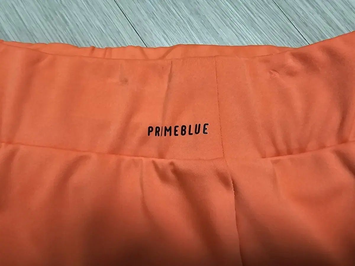 アディダス テニススカート