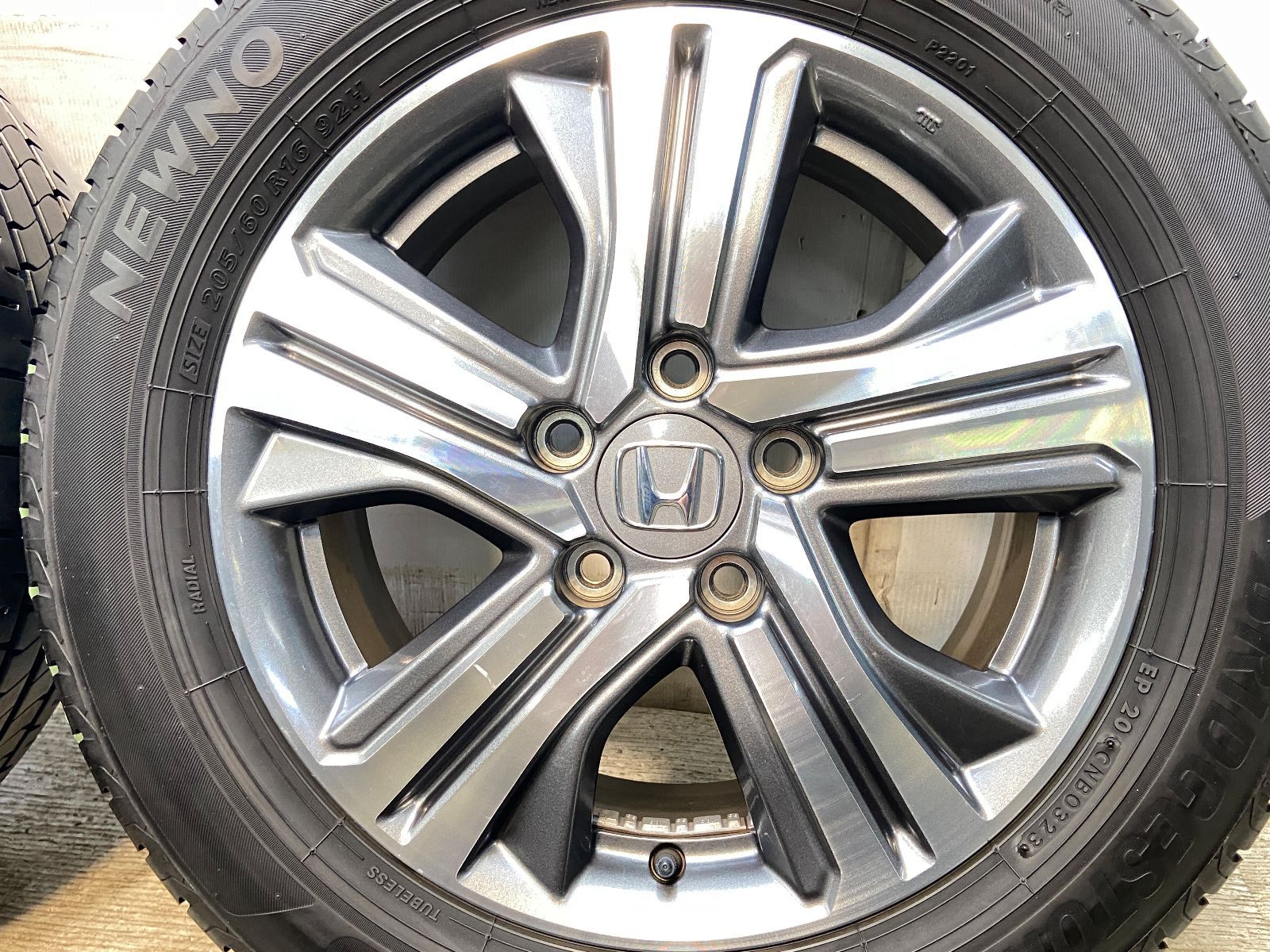 205/60R16 ブリヂストン NEWNO ホンダ純正 16x6.0 50 114.3-5穴 中古