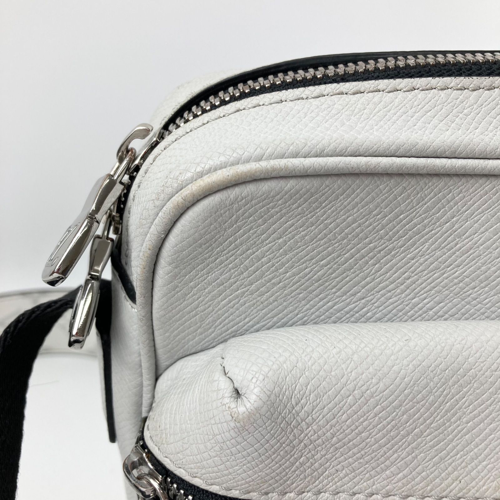 アウトドア ショルダーバッグ