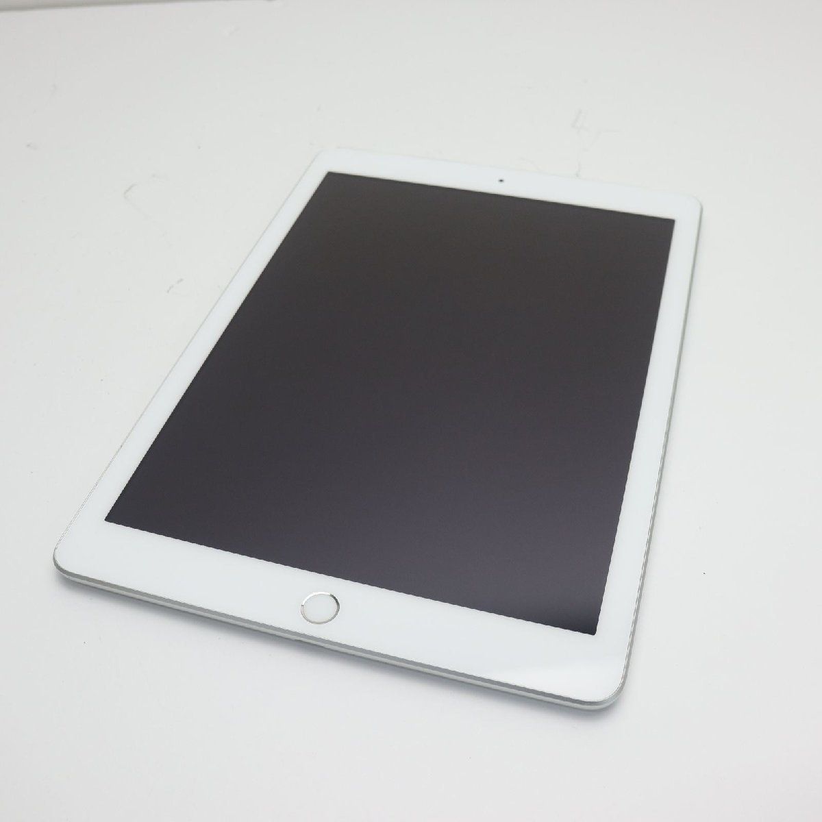 美品 SIMフリー iPad 第5世代 32GB シルバー タブレット 白ロム 即日 