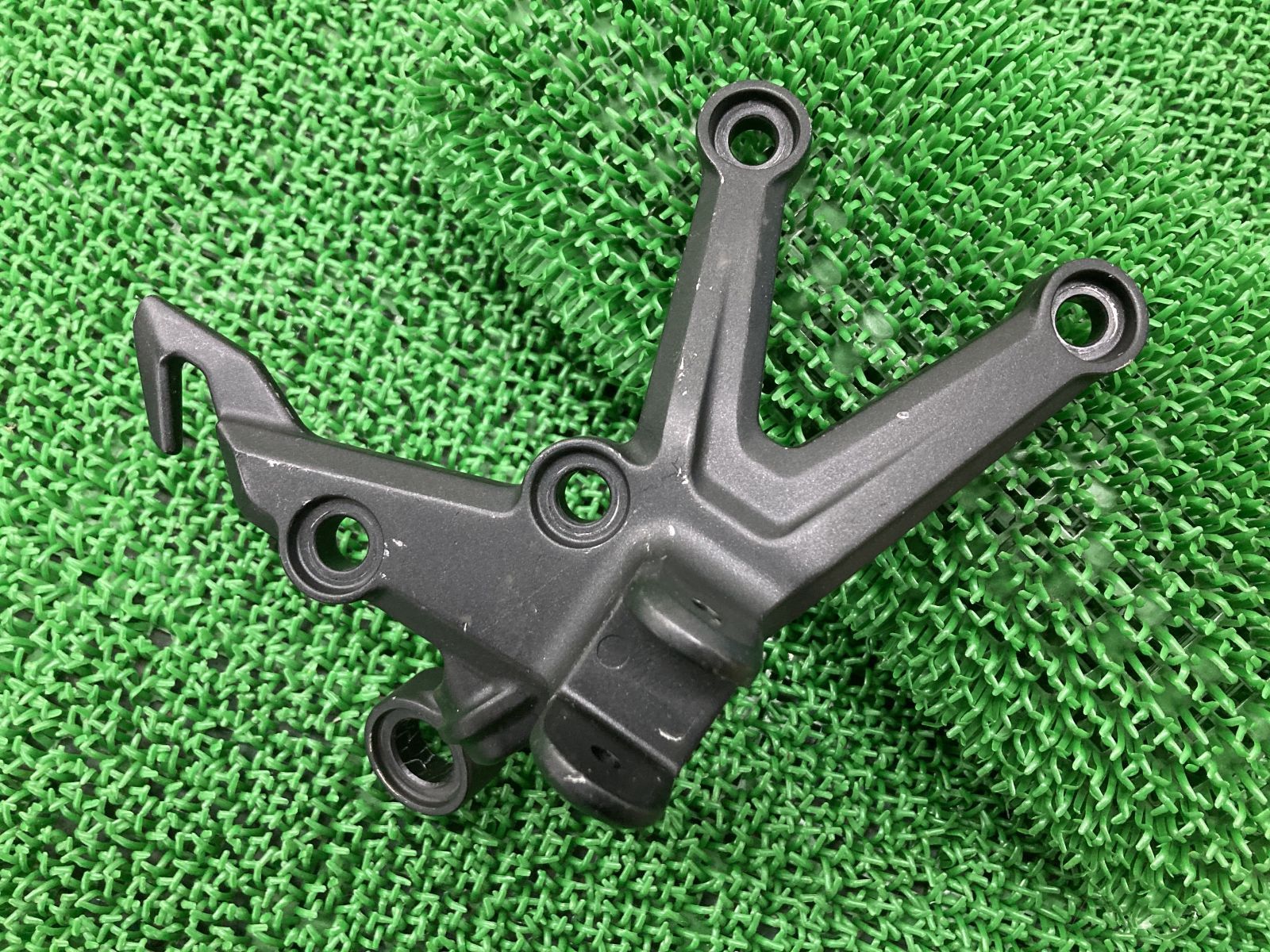 H2SX SE タンデムステップホルダー 右 1557 カワサキ 純正 バイク 部品 ZXT02A NinjaH2 コンディション良好 品薄 品