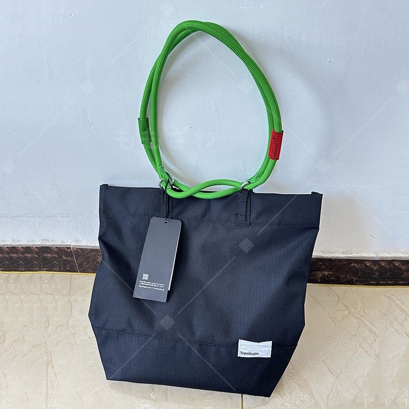 topologie 大容量トートバッグは両面対応です topologie 大容量トートバッグは両面対応です