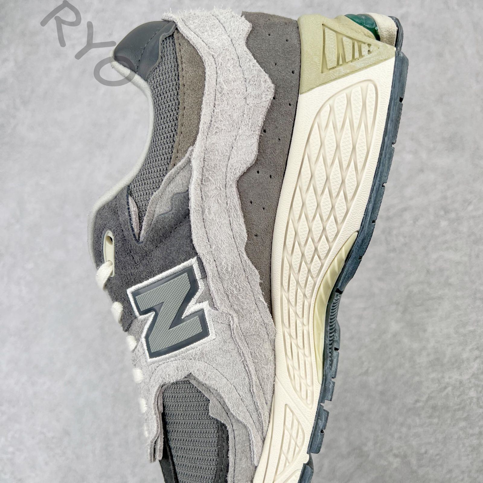 ⭐️新品⭐️未使用✨男女兼用🆕箱付 NEW BALANCE ニューバランス 2002R 'PROTECTION PACK - RAIN CLOUD' 2002R "プロテクション パック レインクラウド"  M2002RDA