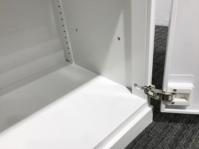 ホワイト