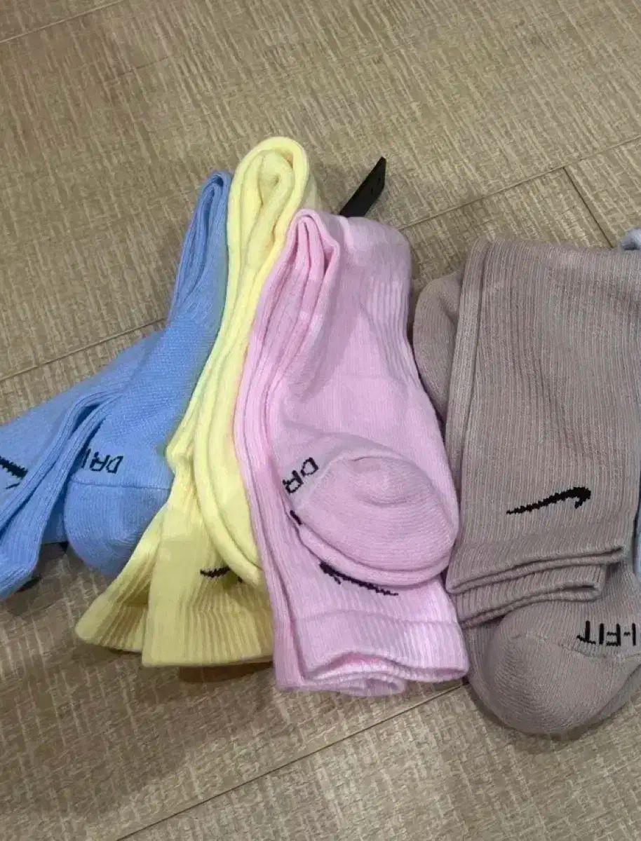 4 ペア NIKE(ナイキ) 正規品 靴下 250 以上 サイズ L