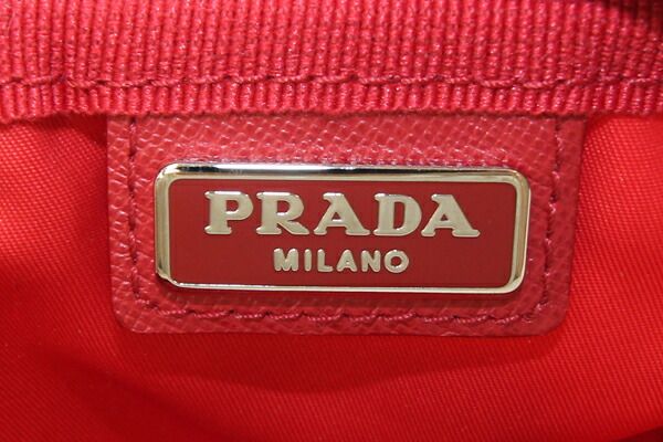 プラダ ポーチ 1N0021 レッド ナイロン 中古 - メルカリ 