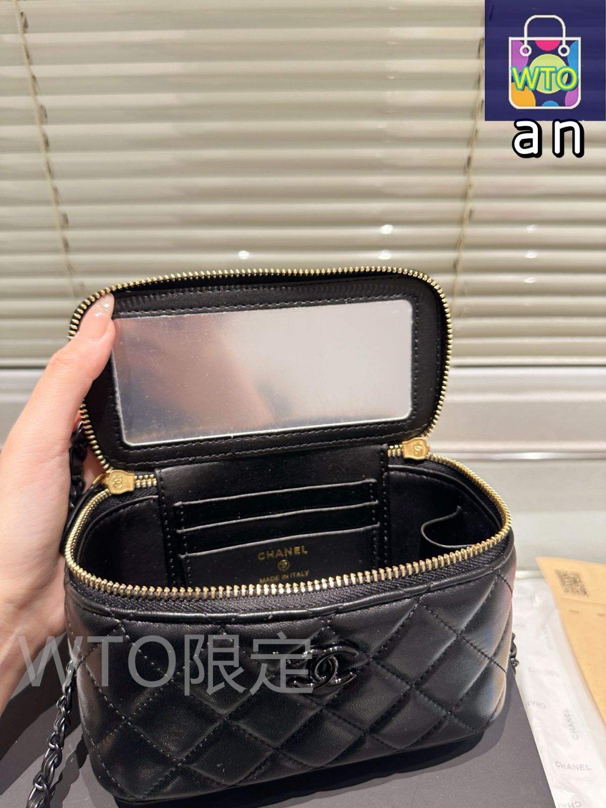 今日特価】Chanel Lipstick Case & Makeup Box - シャネル