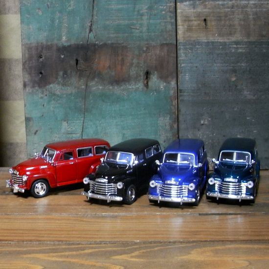 レア!!シボレー サバーバン 1/36 リフトアップミニカー 4台セット 1台売り 1/36 1950 シボレー サバーバン ミニカー 車 アメ車 A