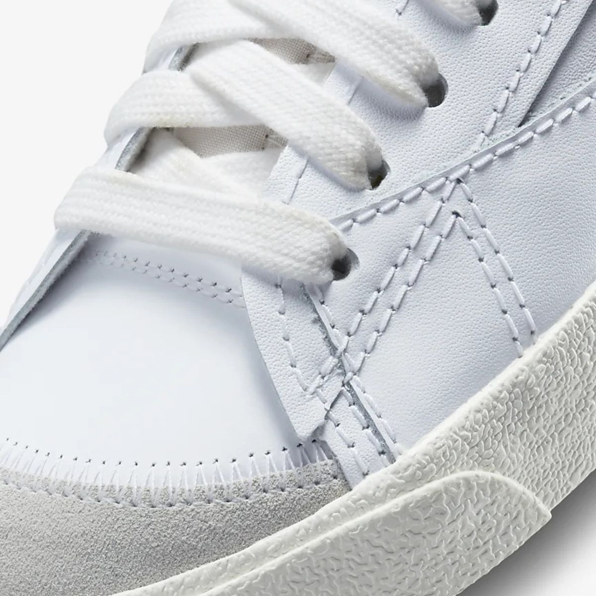 ナイキ] ブレーザー LOW '77 ジャンボ [Blazer Low 77 Jumbo] ホワイト