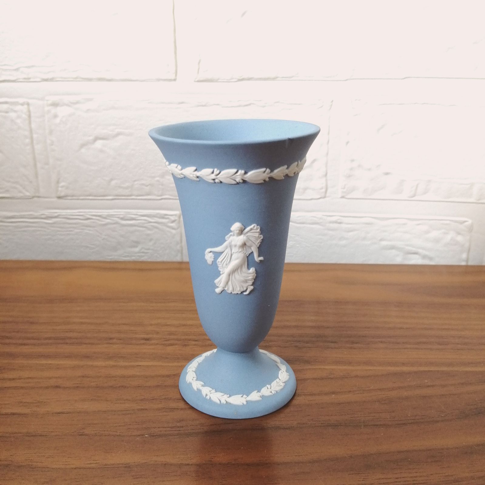 ウェッジウッド WEDGWOOD ジャスパー ペールブルー ミニ花瓶 一輪挿し