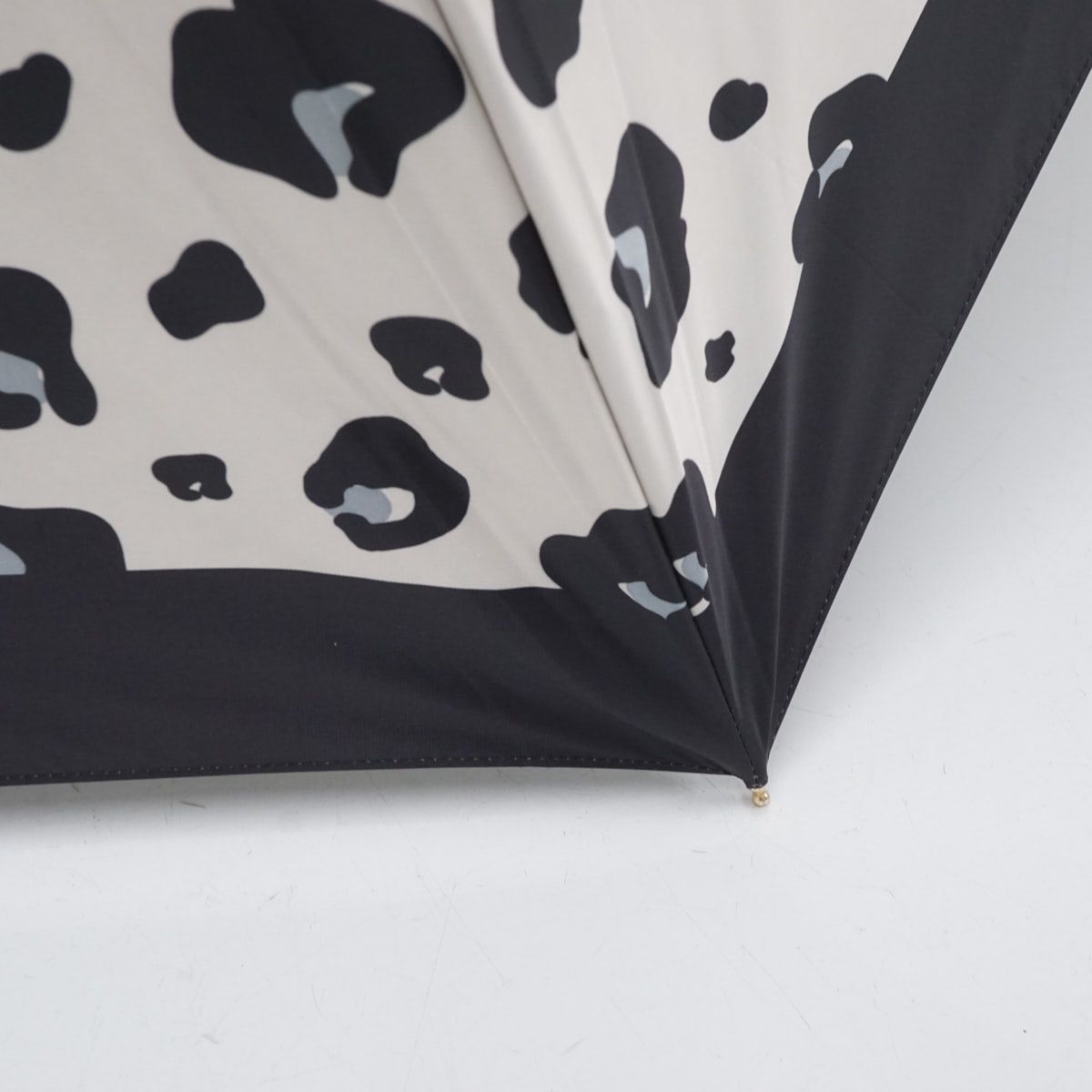 美品　agnes b. アニエスベー　レオパードデザインコート Agnès b. アニエスベー レオパード柄ファーコート ヒョウ柄 アニマル