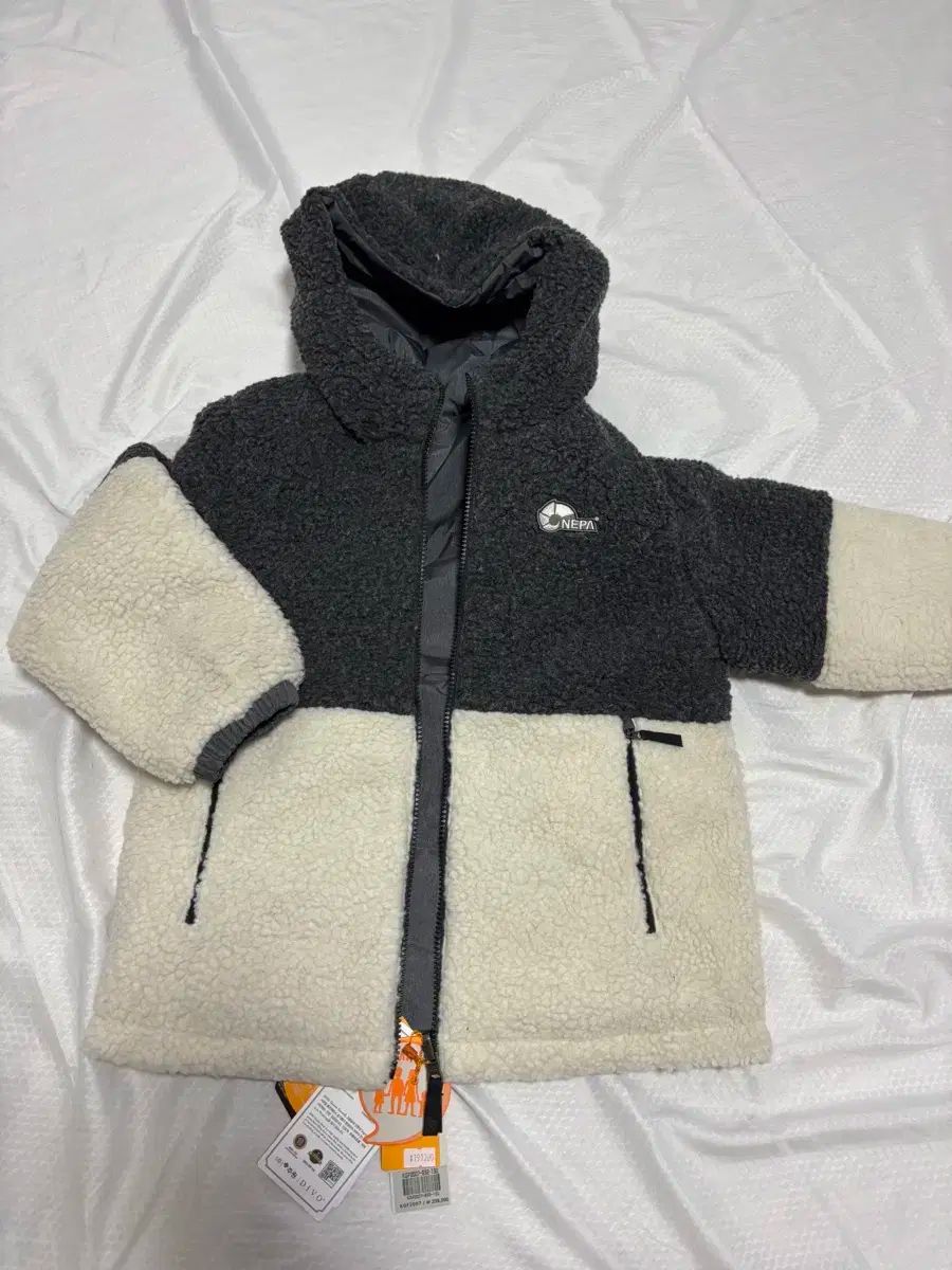  新規 ネパ フード 幼児 リバーシブル ダウン 130 サイズ その他 ジャケット ブルゾン