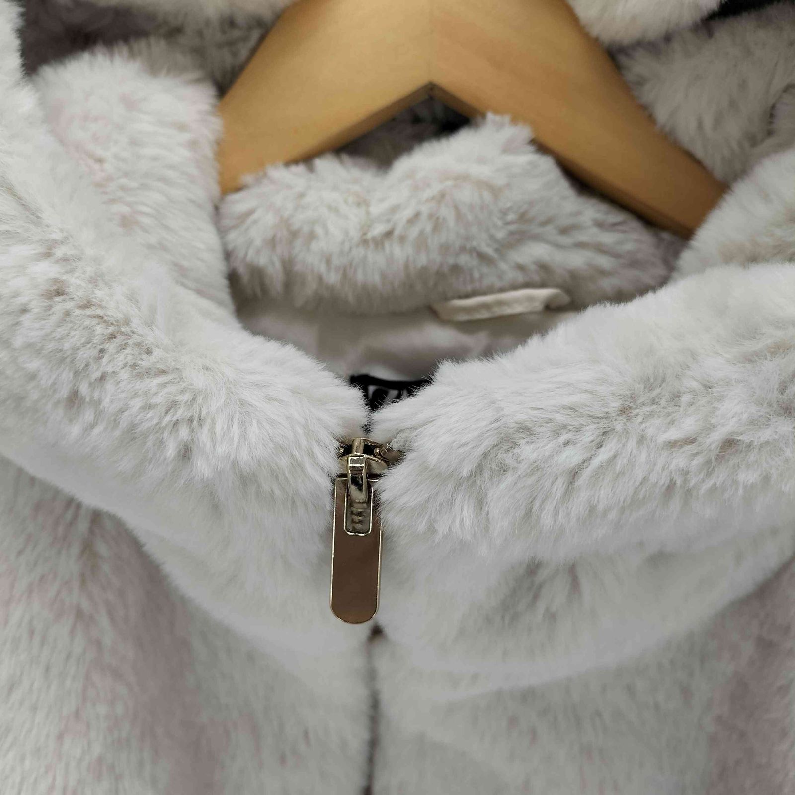 ザラ ZARA フード付きファーベスト レディース import：S - メルカリ