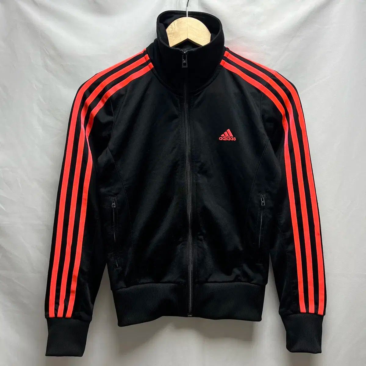 純正品/ 85 adidas(アディダス) ホットピンク 3本線 黒 トラック