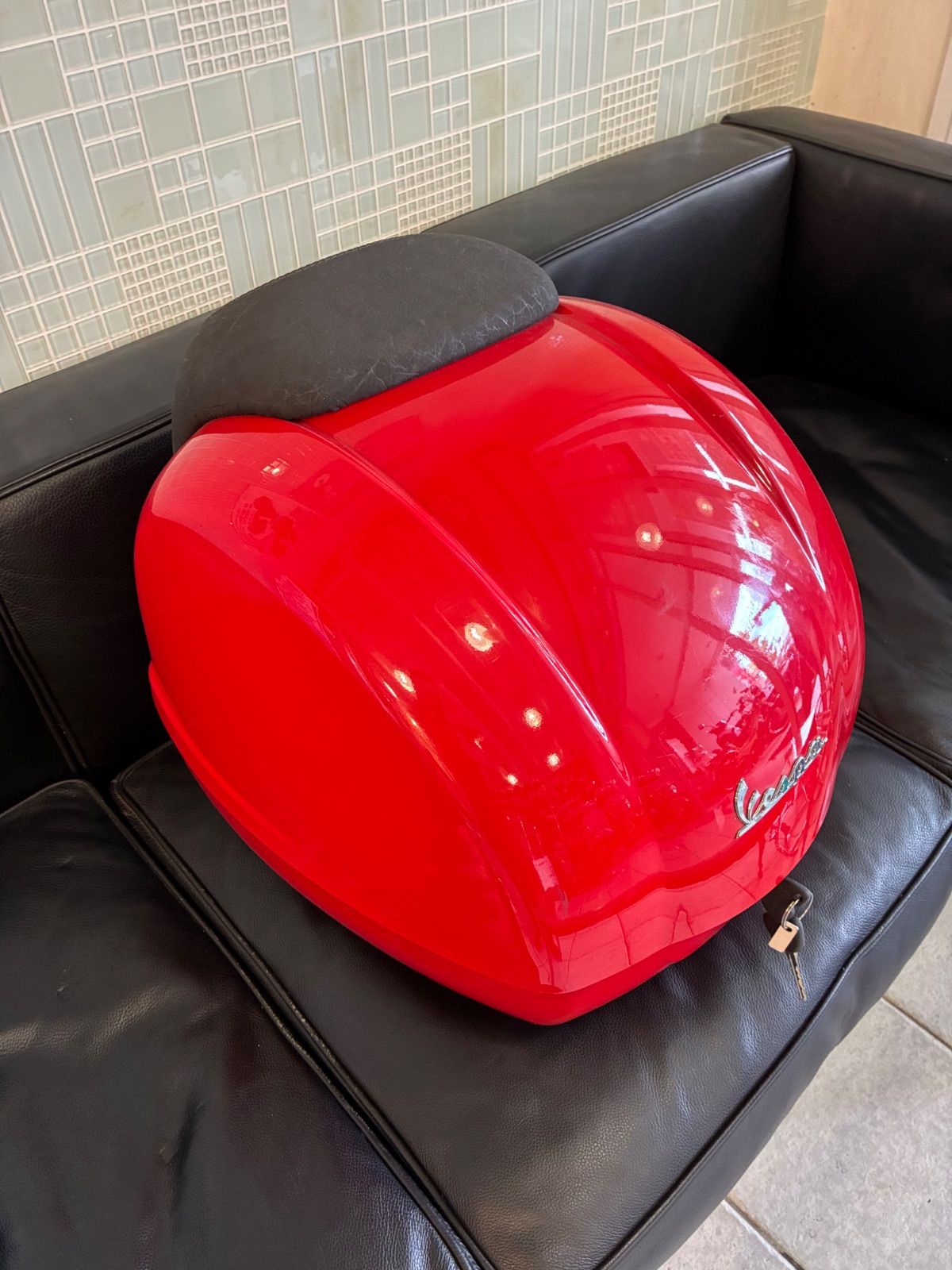 ベスパ純正GTS用トップボックスです